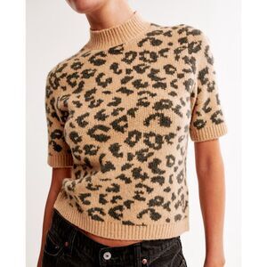 Abercrombie & Fitch XL Leopard Print Mock Neck Sweater Short Sleeve